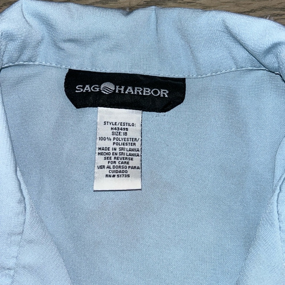 Size 18 Sag Harbor button down that is lightweight and able to be styled any way